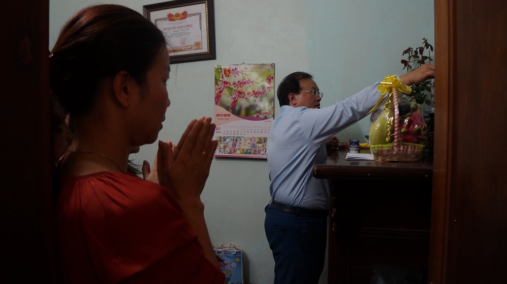 Lãnh đạo Bộ VHTTDL thăm các gia đình liệt sĩ - ảnh 2