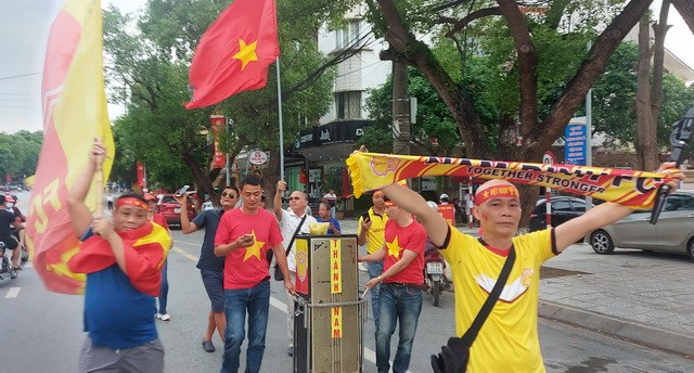 Trước trận U23 Việt Nam - U23 Myanmar: "Phe vé" đẩy giá vé cao sát giờ thi đấu - ảnh 1