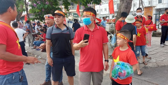 Trước trận U23 Việt Nam - U23 Myanmar: "Phe vé" đẩy giá vé cao sát giờ thi đấu - ảnh 3