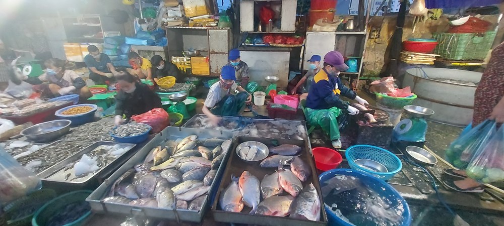 Nhịp sống chợ đêm Hà Nội mùa dịch - ảnh 11