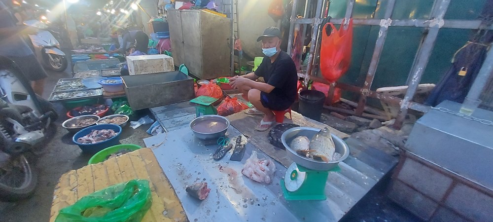 Nhịp sống chợ đêm Hà Nội mùa dịch - ảnh 13