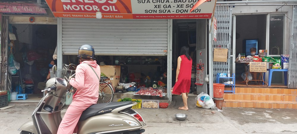 Cửa hàng sửa xe bán thực phẩm: "Lách" quy định phòng dịch? - ảnh 3