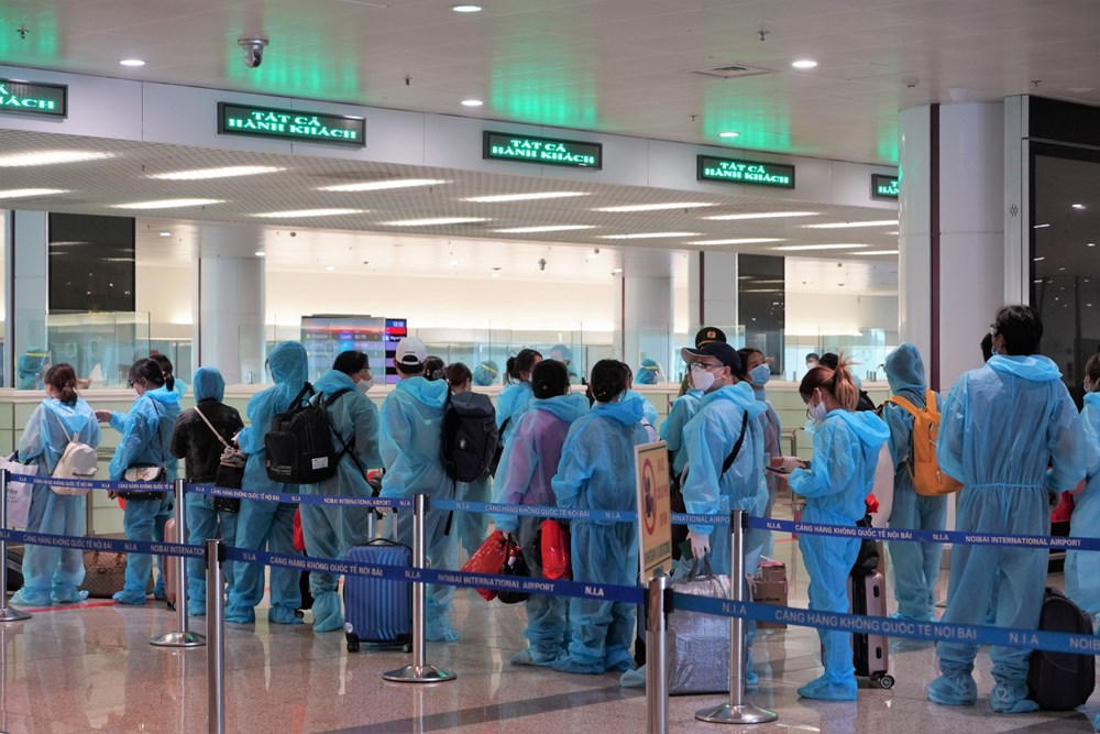 Chuyến bay thương mại quốc tế đầu tiên về Việt Nam - ảnh 1