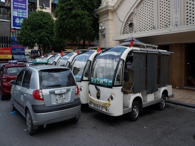 Cửa hàng phố cổ Hà Nội mở cho đỡ... nhớ khách - ảnh 7