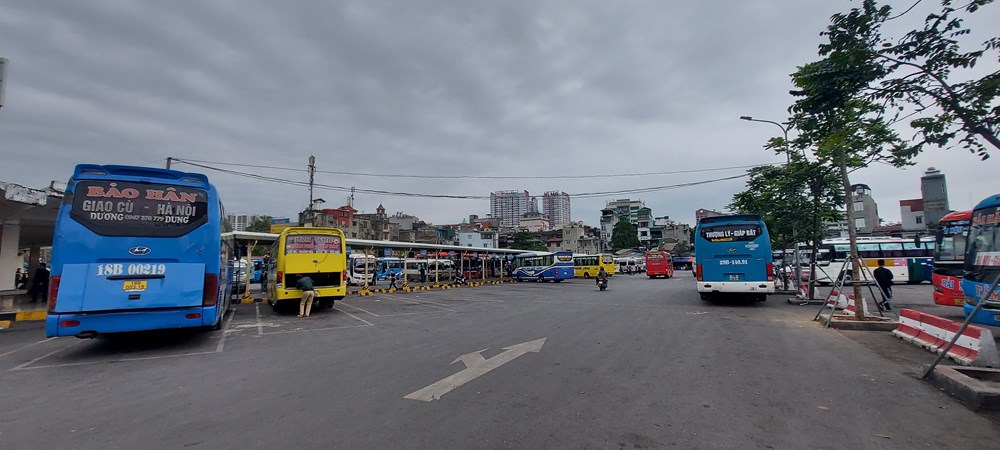 Hà Nội: Các bến xe khách vắng vẻ lạ thường sau kỳ nghỉ Tết - ảnh 3
