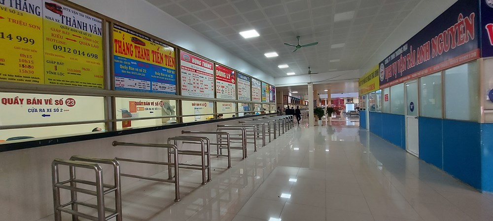 Hà Nội: Các bến xe khách vắng vẻ lạ thường sau kỳ nghỉ Tết - ảnh 4