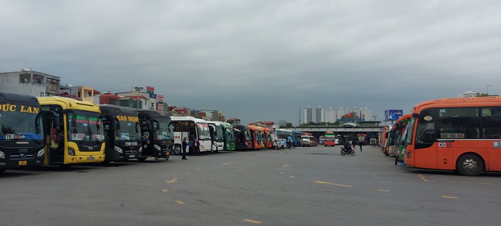 Hà Nội: Các bến xe khách vắng vẻ lạ thường sau kỳ nghỉ Tết - ảnh 1