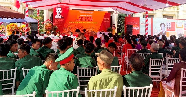 Trưng bày chuyên đề "Nghệ Tĩnh đỏ trong trái tim Người” - ảnh 4