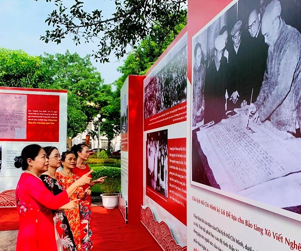 Trưng bày chuyên đề "Nghệ Tĩnh đỏ trong trái tim Người” - ảnh 7