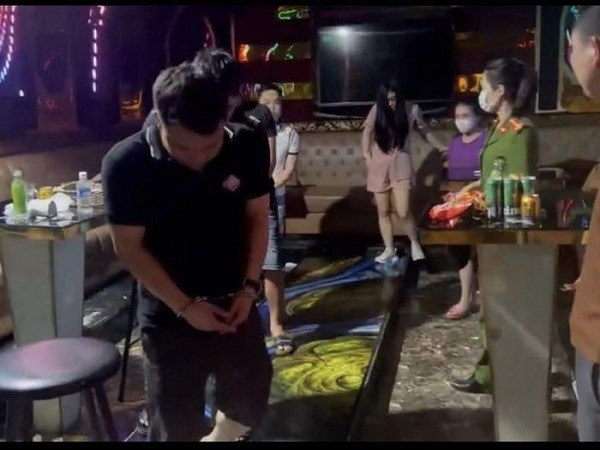 Khởi tố nhóm thanh niên mở “tiệc" ma túy trong quán karaoke - ảnh 1