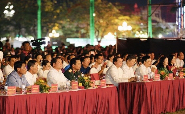 Sâu lắng chương trình nghệ thuật đặc biệt “Từ làng Sen đến thành phố Hồ Chí Minh" - ảnh 4