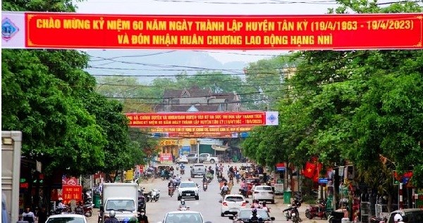 Bộ trưởng Bộ VHTTDL Nguyễn Văn Hùng thăm và làm việc tại huyện Tân Kỳ - ảnh 2