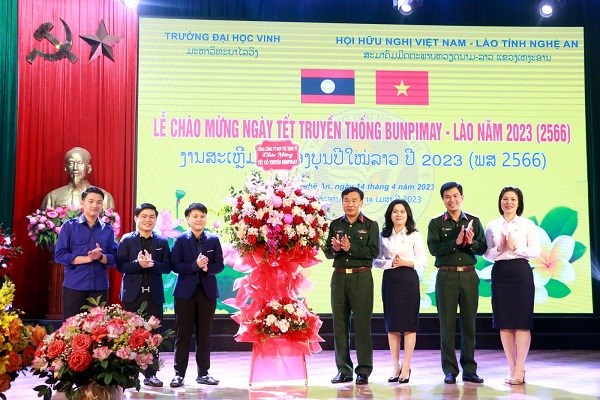 Ấm áp Tết cổ truyền Bunpimay của lưu học sinh Lào tại Nghệ An - ảnh 3