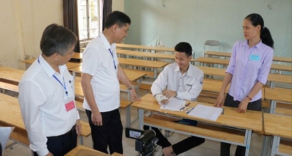 Những thí sinh "đặc biệt" tại Nghệ An, Hà Tĩnh - ảnh 1