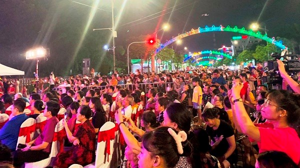 Phố đi bộ TP Vinh: Điểm nhấn không gian Văn hóa-Du lịch xứ Nghệ - ảnh 3
