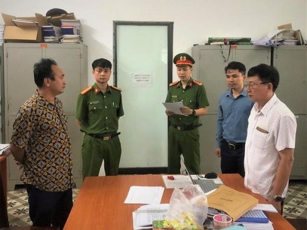 Khởi tố đối tượng giả danh công an lừa chạy án, chiếm đoạt gần 3 tỉ đồng - ảnh 1