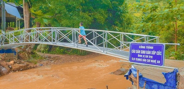Xây cầu dân sinh vượt lũ cho bà con dân tộc khó khăn - ảnh 4