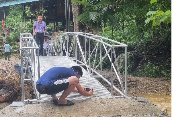 Xây cầu dân sinh vượt lũ cho bà con dân tộc khó khăn - ảnh 6