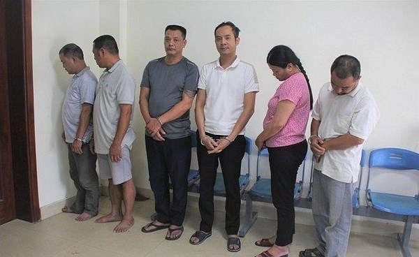Nghệ An: Bắt giữ ổ nhóm đánh bạc trang bị vũ khí nóng - ảnh 1