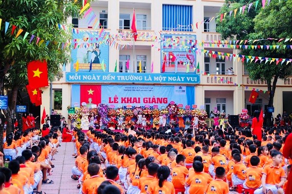 Nghệ An: Mưa lớn, sạt lở đường, nhiều trường vùng cao chưa thể khai giảng năm học mới - ảnh 3