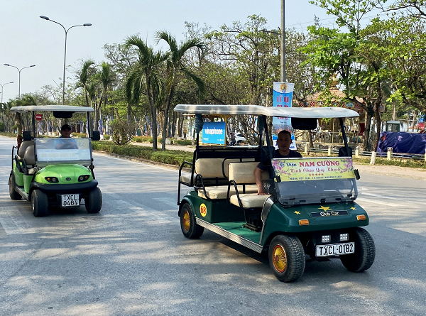 Cửa Lò: Xe điện bốn bánh phải đăng ký, đăng kiểm mới được hoạt động dịch vụ du lịch - ảnh 1