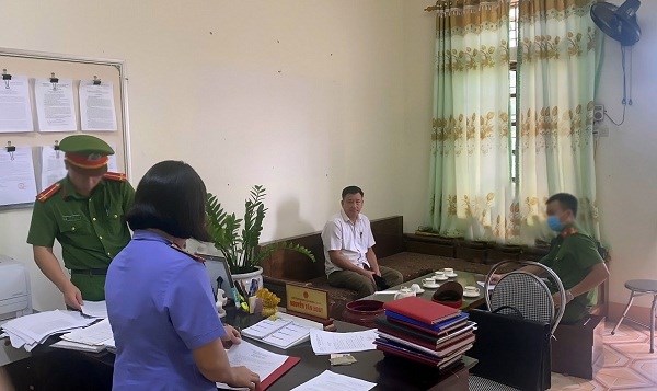 Nghệ An: Khởi tố chủ tịch xã lập khống hồ sơ xây dựng nhà văn hóa - ảnh 1