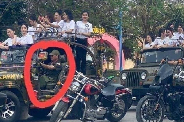 Xử phạt dàn xe Jeep hết hạn kiểm định chở thí sinh áo dài tại Cửa Lò - ảnh 4