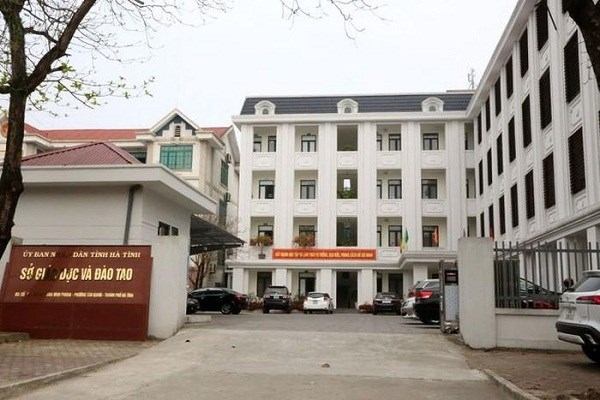 Hà Tĩnh: Kỷ luật 2 cán bộ Sở GD&ĐT nâng khống giá thiết bị giáo dục - ảnh 1