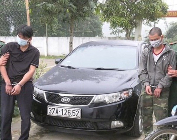 Bắt 2 đối tượng vận chuyển 17.600 viên ma túy - ảnh 1