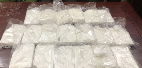 Bắt đối tượng vận chuyển 19 bánh heroin - ảnh 1
