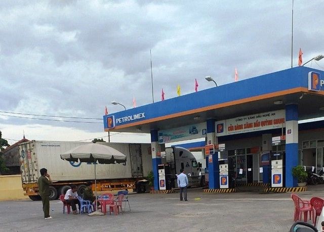 Nghệ An: Nữ nhân viên xăng dầu bị đâm tử vong - ảnh 1