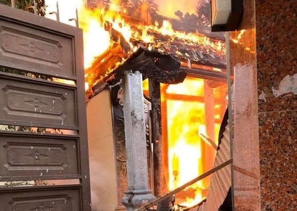Cháy nhà thờ họ ở Nghệ An trong ngày rằm tháng Bảy - ảnh 1