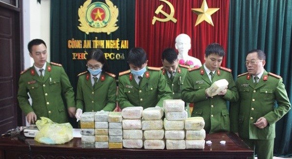 Nghệ An: Triệt phá đường dây ma túy lớn, thu giữ 30 bánh heroin, 18 kg ma túy dạng đá - ảnh 1