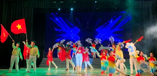 Nghệ An trao thưởng cho 44 thí sinh đạt giải Đại sứ Văn hóa đọc - ảnh 3