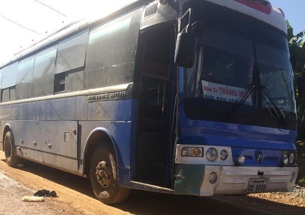 Nghệ An: Xe đón học sinh gây tai nạn khiến một nữ sinh tử vong - ảnh 1