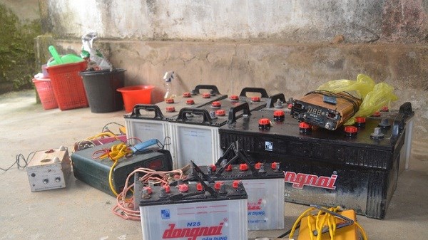 Nghệ An: Bắt 10 đối tượng dung kích điện đánh bắt tận diệt thủy sản - ảnh 1