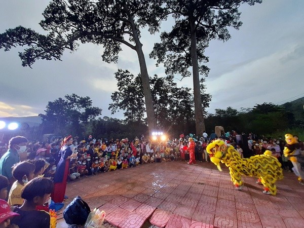 Khánh Hòa: Tặng 500 phần quà cho trẻ em nghèo miền núi vui Tết Trung thu - ảnh 1