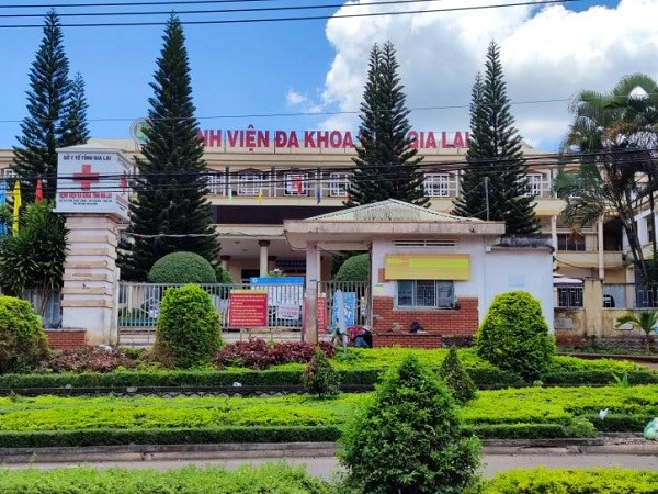 Gia Lai: Thiếu trách nhiệm trong phòng chống dịch, Giám đốc Bệnh viện Đa khoa tỉnh bị tạm đình chỉ công tác - ảnh 1