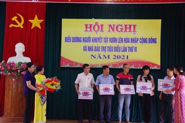 Kon Tum biểu dương người khuyết tật vươn lên hòa nhập cộng đồng - ảnh 2