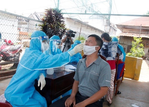 Thêm 1 ca mắc Covid-19, Đắk Lắk yêu cầu dừng hoạt động tập trung đông người - ảnh 1