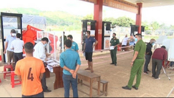 Kon Tum: Ghi nhận 2 trường hợp đầu tiên dương tính với SARS-CoV-2 - ảnh 1