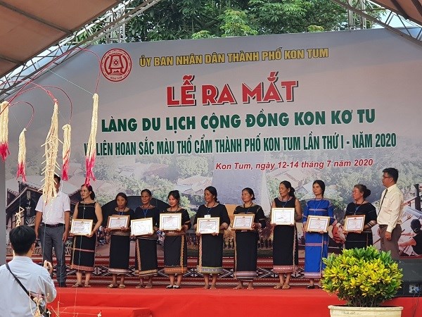 Kon Tum:  Đổi thay nhờ làm Du lịch cộng đồng - ảnh 1