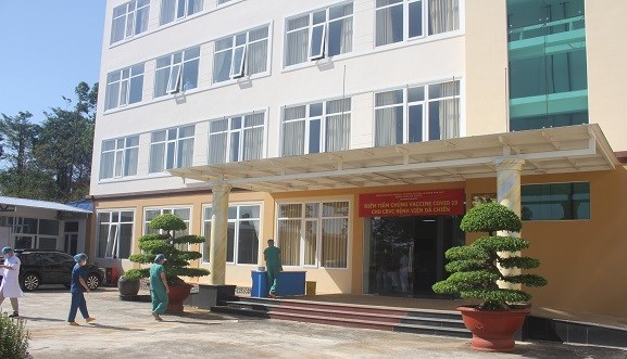 Gia Lai: Triển khai tiêm vắc xin cho đội ngũ y, bác sỹ phòng chống dịch Covid-19 - ảnh 1