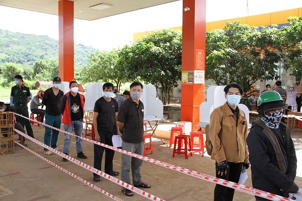 Kon Tum: Khẩn trương xây dựng phương án đón dân từ các tỉnh có dịch Covid-19 về địa phương - ảnh 1