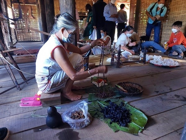 Kon Tum: Trải nghiệm văn hóa truyền thống tại Hội Báo Xuân Nhâm Dần 2022 - ảnh 9