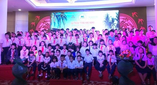 Khánh Hòa: Trao 161 suất học bổng Evason Ana Mandara - ảnh 2