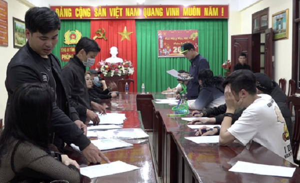 Đột kích quán bar, phát hiện gần 100 thanh niên dương tính với ma túy - ảnh 1