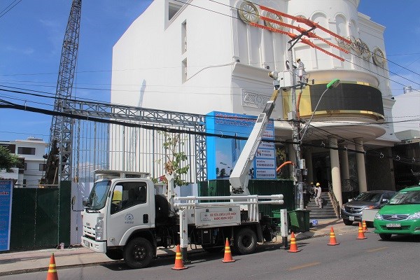 Xí nghiệp Xây lắp công nghiệp (PC Khánh Hòa):  Chủ động ứng phó với mọi tình huống trong bão lũ - ảnh 2