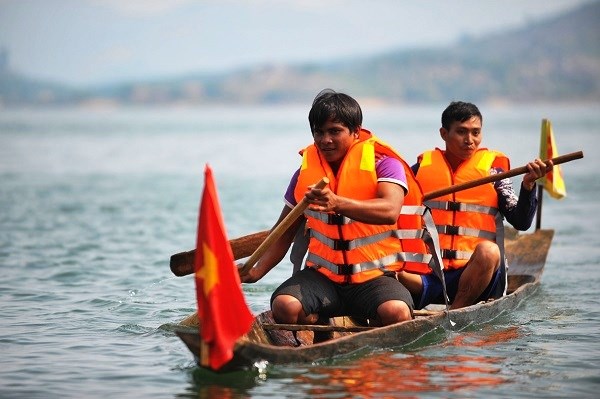 Về Gia Lai xem đua thuyền độc mộc - ảnh 3