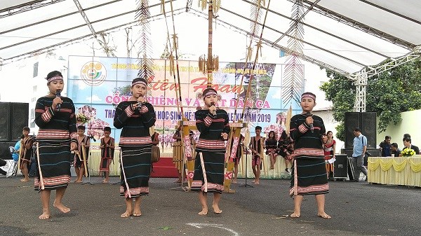 Gia Lai: Sinh hoạt hè gắn với bảo tồn văn hóa cồng chiêng, dân ca - ảnh 1